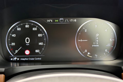 Volvo V90 D5 POWERPULSE INSCRIPTION PRO AWD -PAN ROOF - £6320 OPTIONAL EXTRAS  45