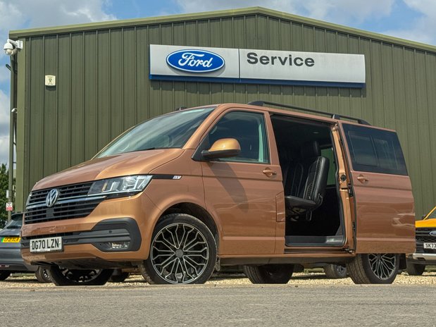 Volkswagen Transporter Crew Cab [SOLD MT] SWB L1H1 Highline Twin Side Doors SELECT 1