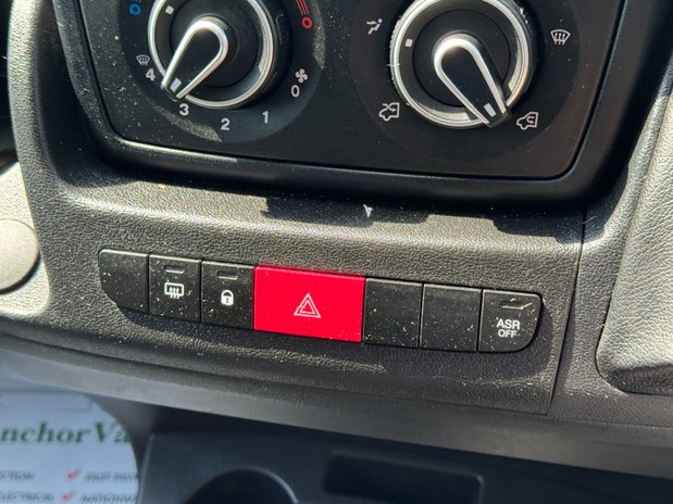 Citroen Relay MWB L2H2 [SOLD SM] Medium Roof Enterprise 35 Air Con Sensors EURO 6 31