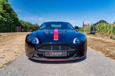 Aston Martin Vantage S V12 Manual 17