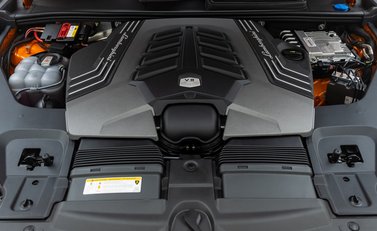 Lamborghini Urus Pearl Capsule 35