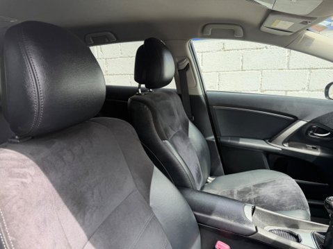 Toyota Avensis 2.0 D-4D Icon Business Edition Tourer Euro 5 5dr 58