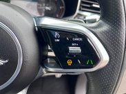 Jaguar F-Pace 2.0 D200 MHEV R-Dynamic Black Auto AWD Euro 6 (s/s) 5dr 27