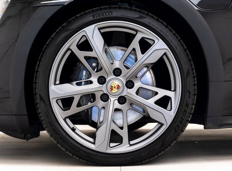 Porsche Taycan 4 Cross Turismo 8