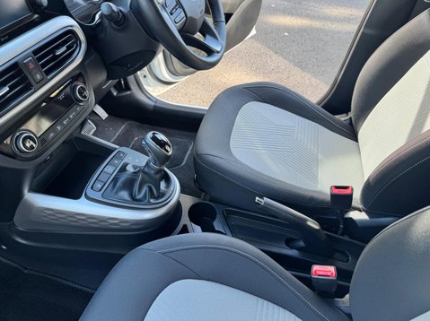 Hyundai i10 MPI PREMIUM 33