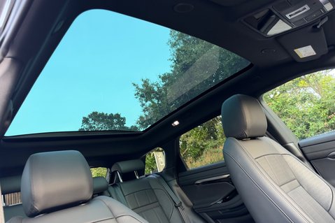 Land Rover Range Rover Evoque R-DYNAMIC HSE MHEV -TRIPLE BLACK - PAN ROOF - ONE OWNER -MERIDIAN -VATQ 63