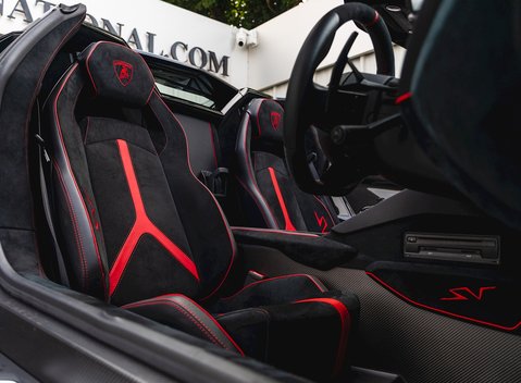 Lamborghini Aventador SV LP 750-4 Roadster 8