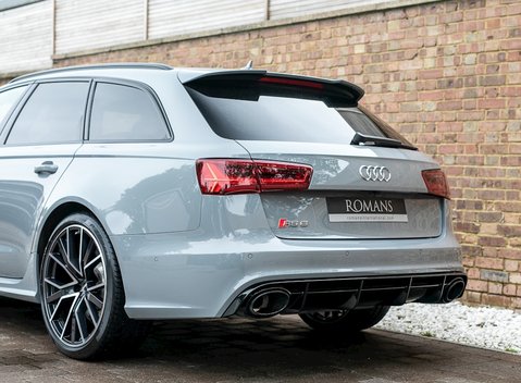 Audi RS6 Avant Performance 26