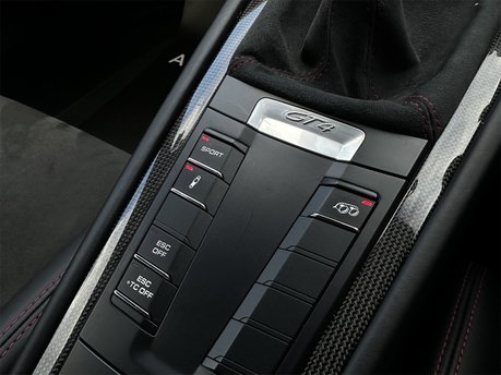 Porsche Cayman GT4 59