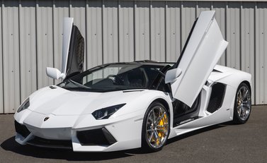 Lamborghini Aventador LP700-4 Roadster 7