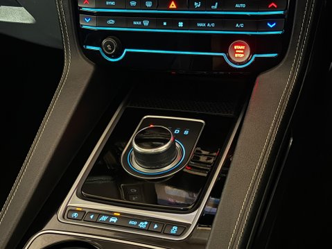 Jaguar F-Pace V6 S AWD 17