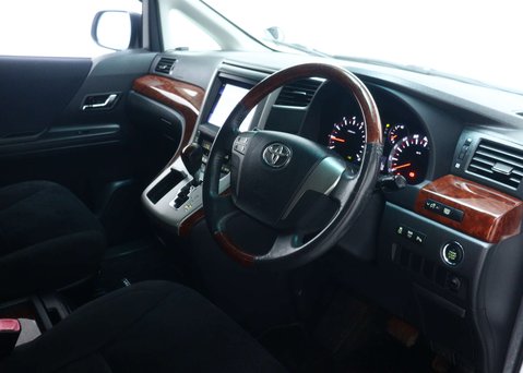 Toyota Vellfire 2.4 PETROL AUTO 5dr 38
