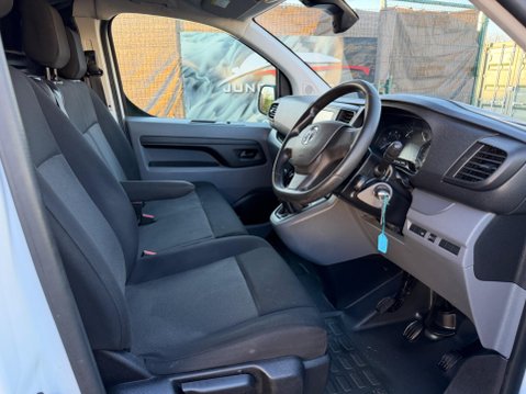 Vauxhall Vivaro 1.5 Turbo D 2900 Dynamic L2 H1 Euro 6 (s/s) 6dr 10