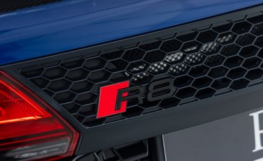 Audi R8 V10 PERFORMANCE CARBON BLACK SPYDER 45