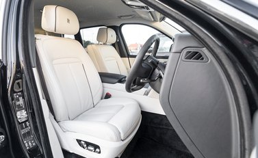 Rolls-Royce Cullinan 12