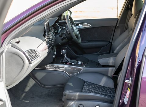 Audi RS6 Avant Performance 13