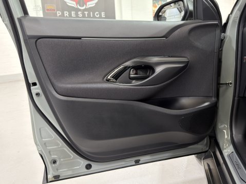 Toyota Yaris Cross PREMIERE EDITION 41