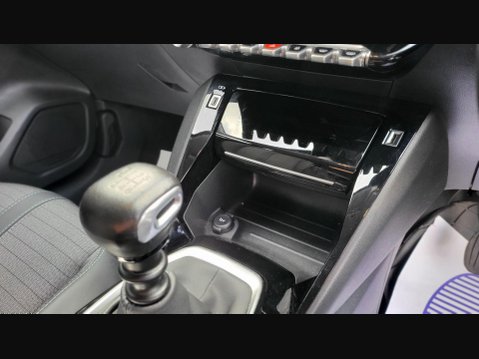 Peugeot 208 PURETECH ALLURE S/S 30