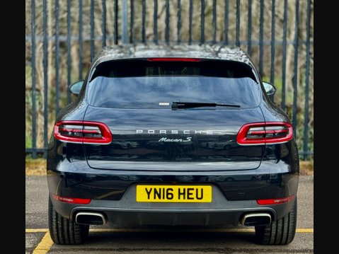Porsche Macan 2.0T SUV 5dr Petrol PDK 4WD (s/s) (252 ps) 35
