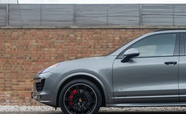 Porsche Cayenne GTS 25