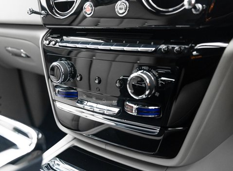 Rolls-Royce Phantom VIII EWB 27