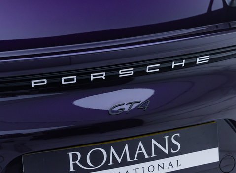 Porsche Cayman GT4 (718) 37
