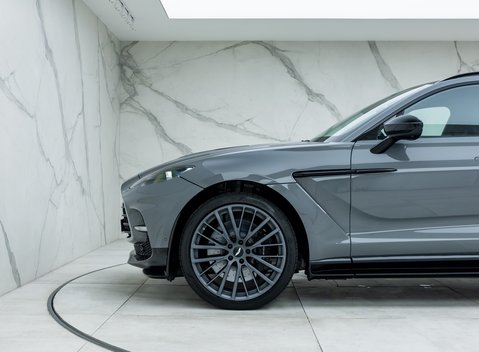 Aston Martin DBX 707 37