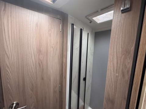 Swift Voyager 594 35