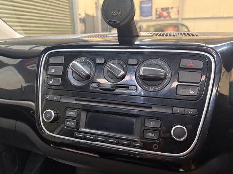 Volkswagen Up 1.0 High up! Euro 5 3dr 18