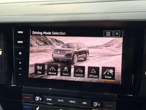 Volkswagen Touareg 3.0 TDI V6 R-Line SUV 5dr Diesel Tiptronic 4Motion Euro 6 (s/s) (286 ps) 35