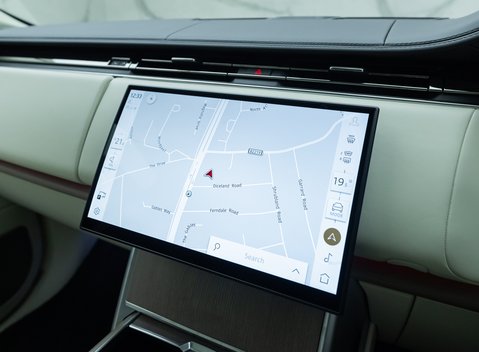 Land Rover Range Rover P460e Autobiography LWB 23