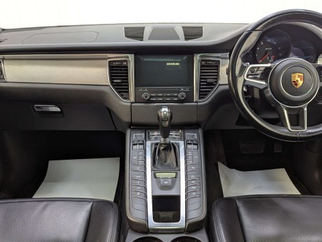 Porsche Macan 3.0 Macan GTS Semi-Auto 4WD 5dr 70