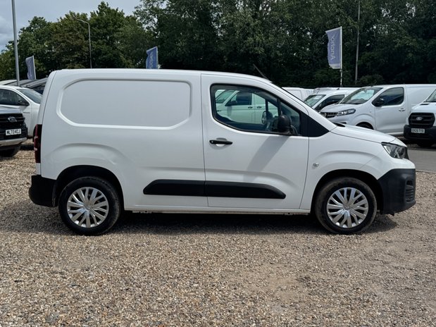 Peugeot Partner Petrol SWB [SOLD CM] L1H1 Low Roof Air Con Sensors EURO 6 NO VAT 5