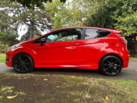 Ford Fiesta ZETEC S RED EDITION 17