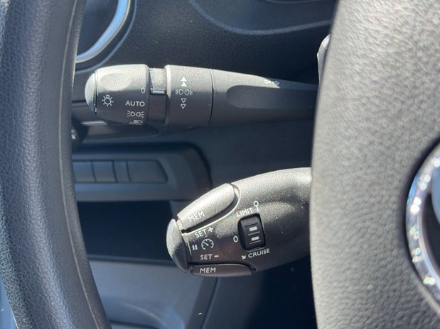 Vauxhall Vivaro LWB L2H1 [SOLD CR] Low Roof Pro 2900 Air Con Nav Sensors EURO 6 18