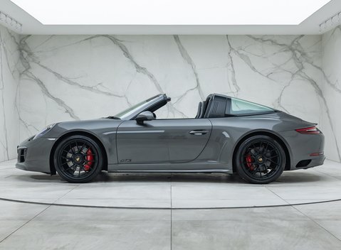 Porsche 911 Targa 4 GTS (991.2) 5
