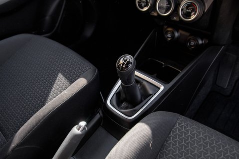Suzuki Swift SZ5 DUALJET MHEV 25