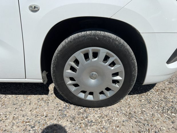 Vauxhall Combo LWB L2H1 Low Roof Sportive 2300 Air Con Sensors EURO 6 NO VAT 18