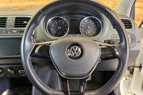 Volkswagen Polo 1.2 TSI BlueMotion Tech SE Hatchback 5dr Petrol DSG Euro 6 (s/s) (90 ps) 38