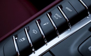 Porsche Macan Turbo 23