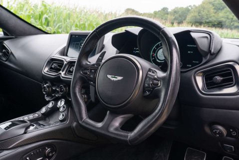 Aston Martin Vantage V8 13