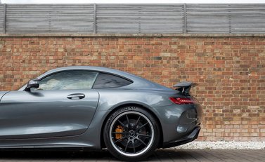 Mercedes-Benz Amg GT GT R 34