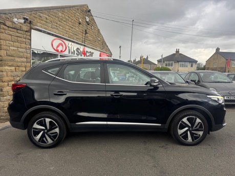 MG ZS TROPHY 6