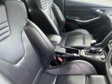 Ford Focus 2.0T EcoBoost ST-3 Euro 6 (s/s) 5dr 31