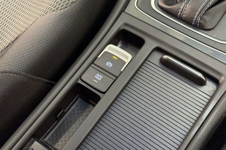 Volkswagen Golf 35.8kWh e-Golf Hatchback 5dr Electric Auto (136 ps) 46