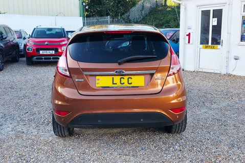 Ford Fiesta TITANIUM.. AUTOMATIC.. 6 SERVICES.. £35 ROAD TAX.. STUNNING EXAMPLE 9