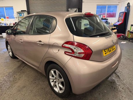 Peugeot 208 1.4 HDi Active Euro 5 5dr 4