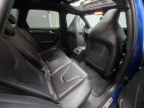 Audi RS4 4.2 FSI V8 Estate 5dr Petrol S Tronic quattro Euro 5 (450 ps) 22