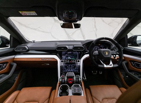 Lamborghini Urus 17