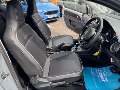 Volkswagen Up HIGH UP 32